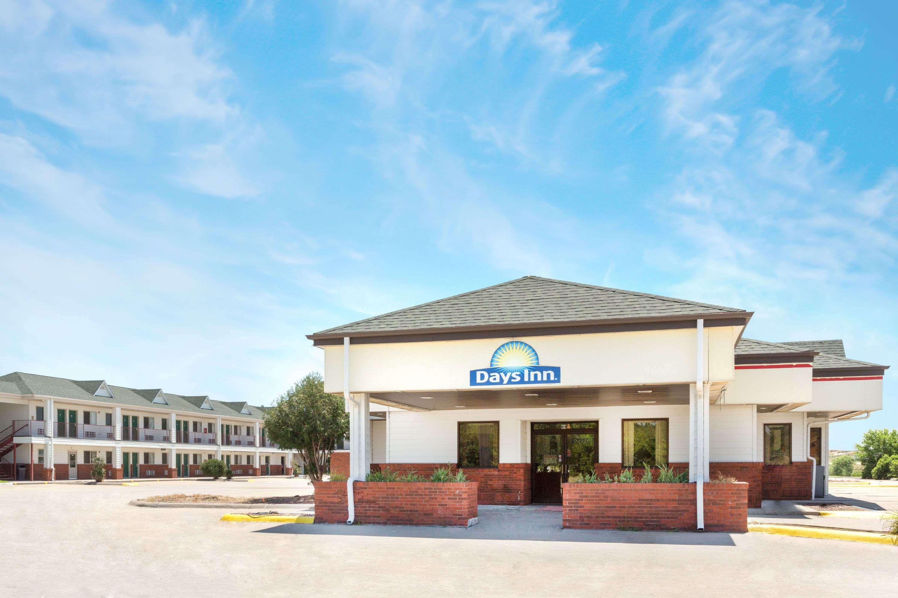 Days Inn By Wyndham Paxton Ngoại thất bức ảnh