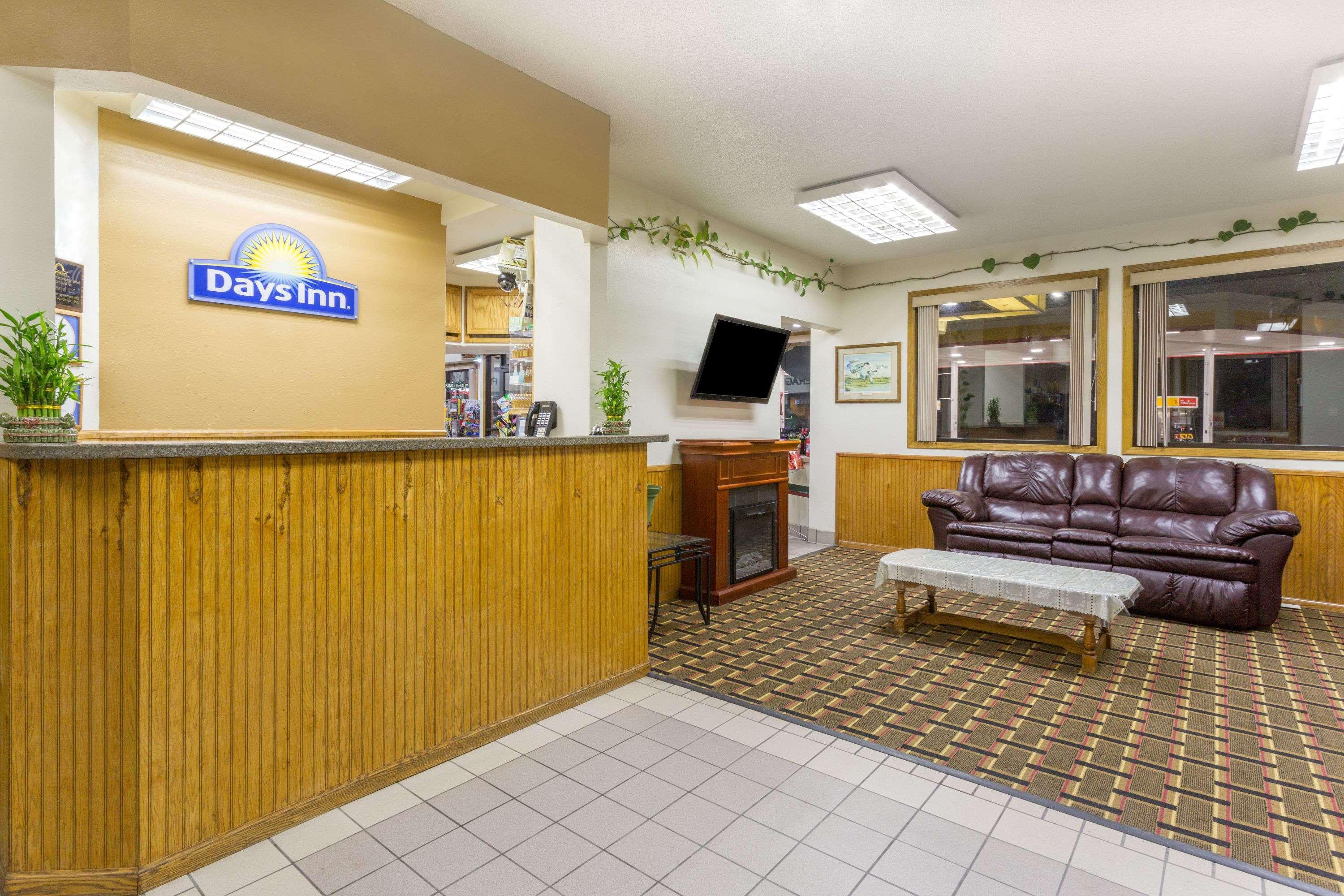 Days Inn By Wyndham Paxton Ngoại thất bức ảnh